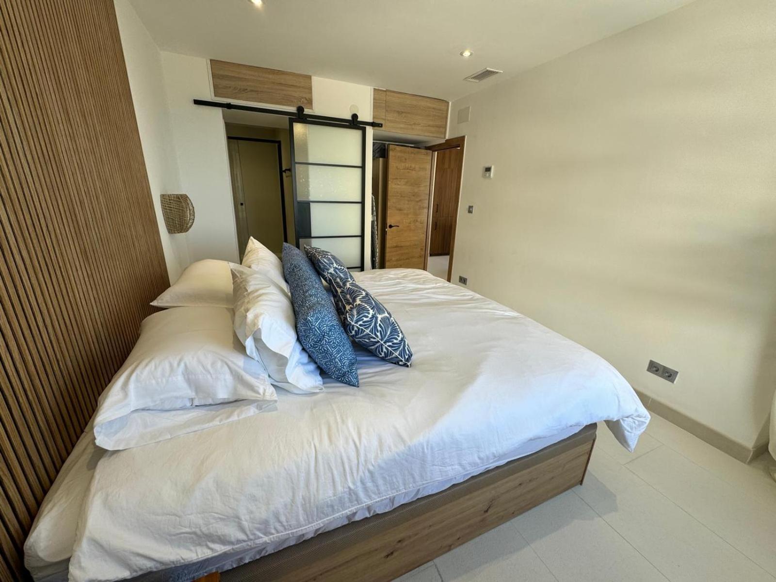 Beachfront Apartment *